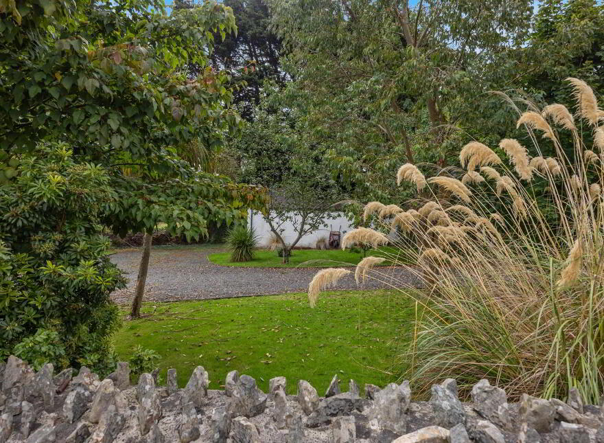 126 Lisburn Road, Ballynahinch, BT24 8TS