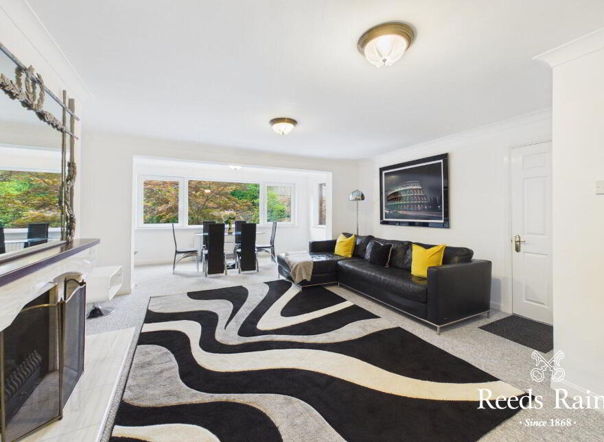 Apartment 3 1A Deramore Park South, Malone, Belfast, BT9 5JY