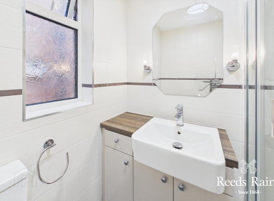 Apartment 3 1A Deramore Park South, Malone, Belfast, BT9 5JY