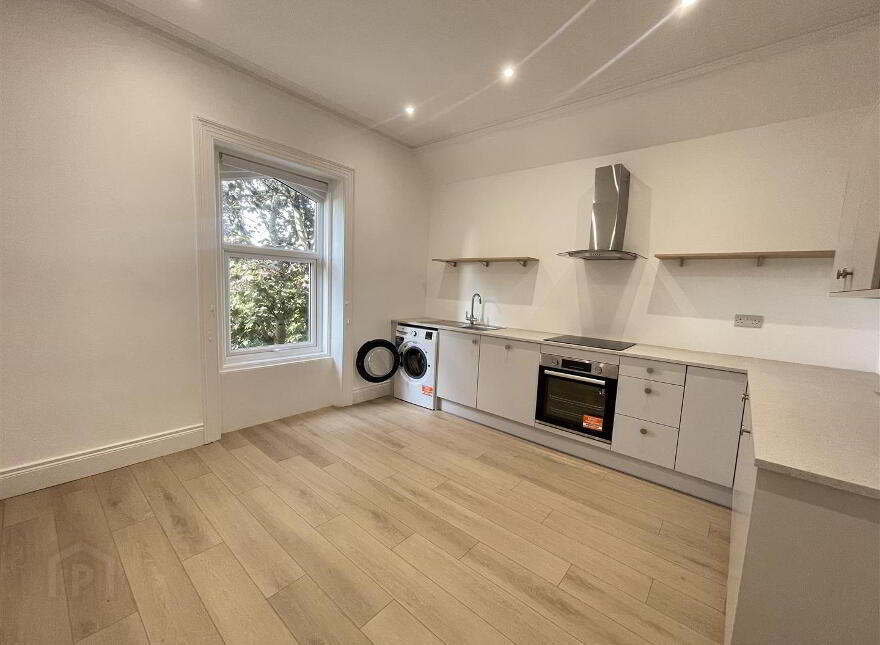 Apt 192A, Kingsway, Dunmurry, Belfast, BT17 9AL