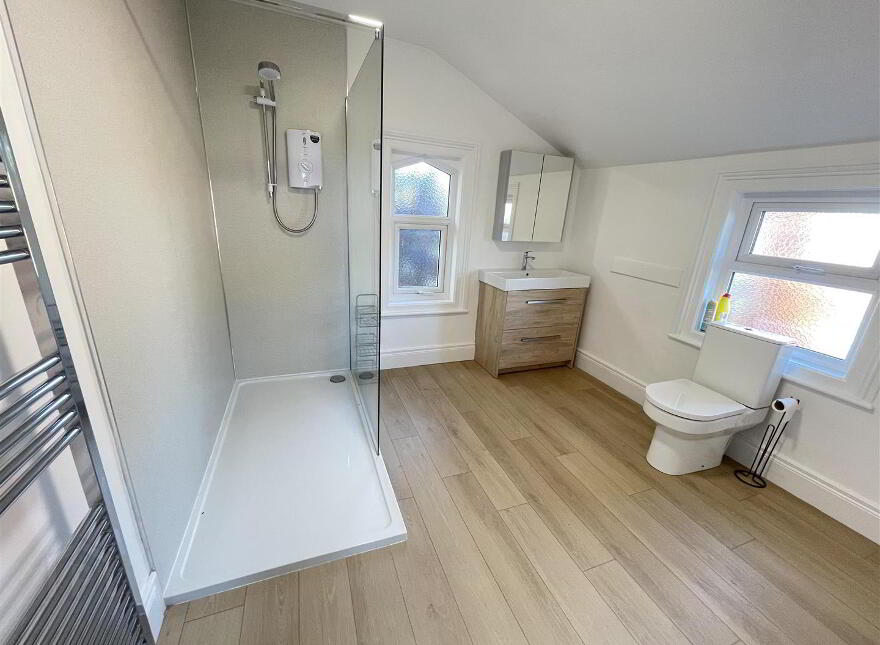 Apt 192A, Kingsway, Dunmurry, Belfast, BT17 9AL
