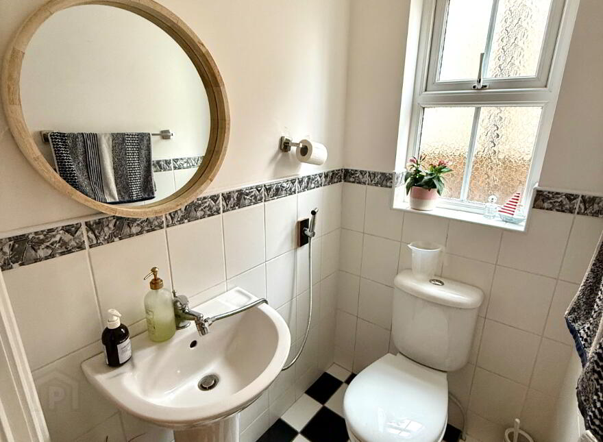 40A Blackthorn Manor, Waterside, Derry, BT47 5ST