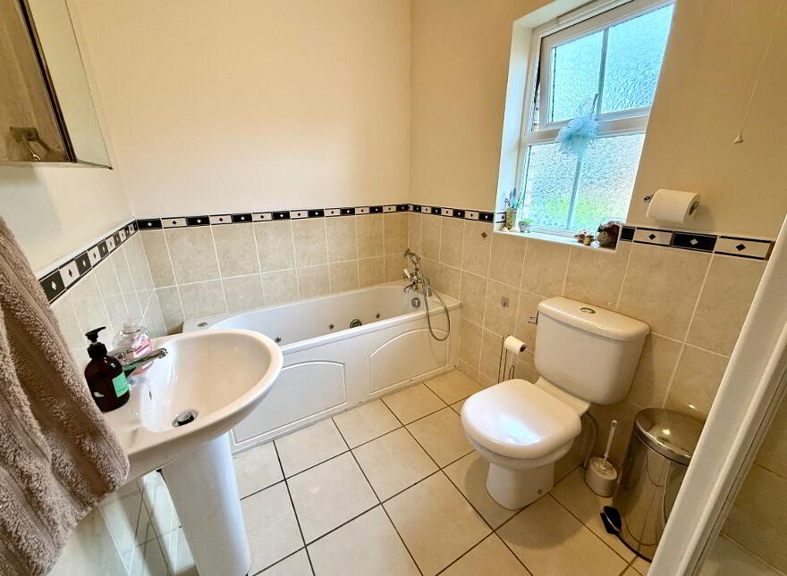 40A Blackthorn Manor, Waterside, Derry, BT47 5ST
