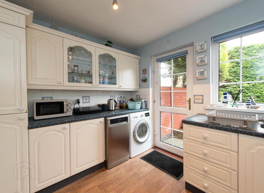 7 Winchester Grove, Carryduff, Belfast, BT8 8QF