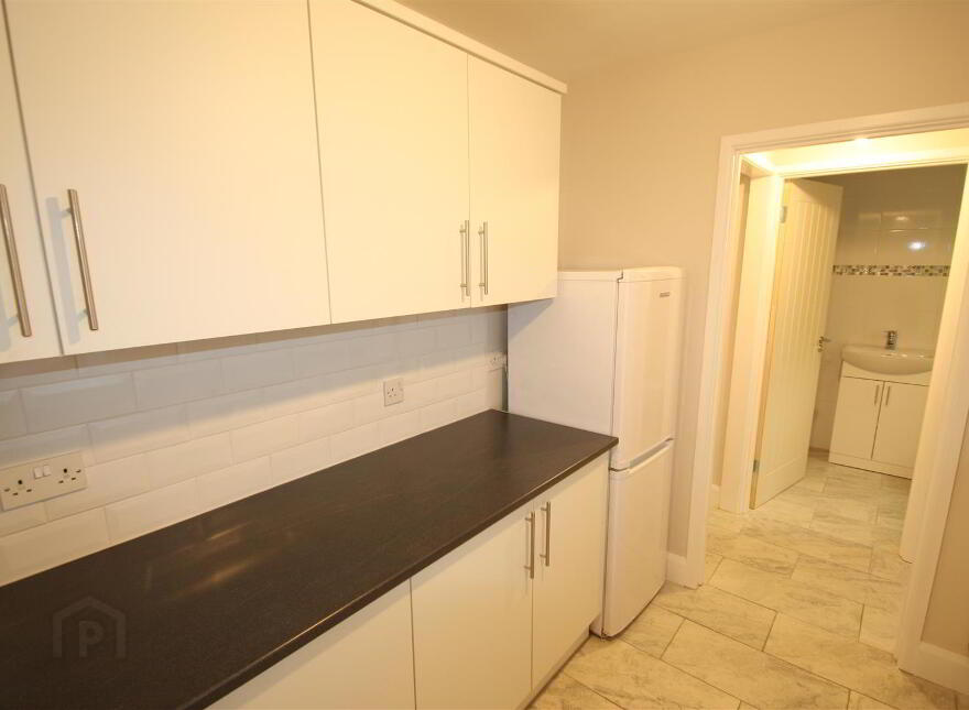 21 Lisburn Street, Ballynahinch, BT24 8BD