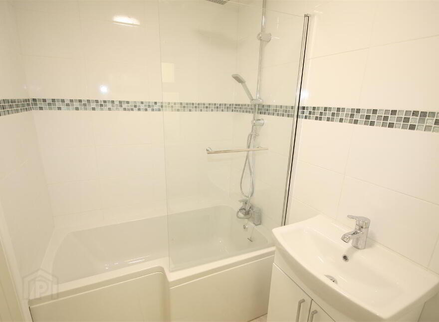 21 Lisburn Street, Ballynahinch, BT24 8BD