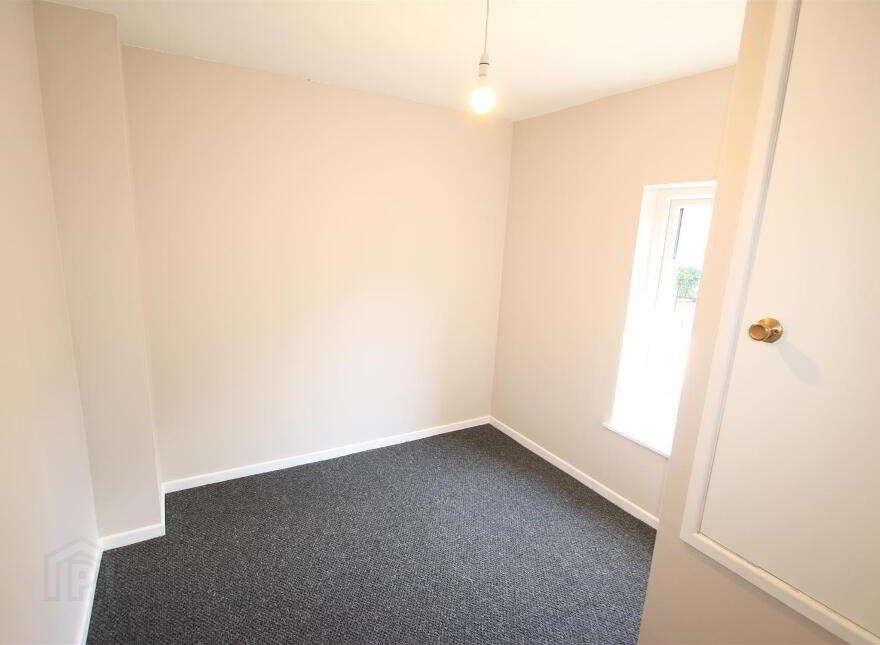 21 Lisburn Street, Ballynahinch, BT24 8BD