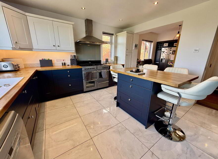 6 Gilnahirk Avenue, Belfast, BT5 7DR
