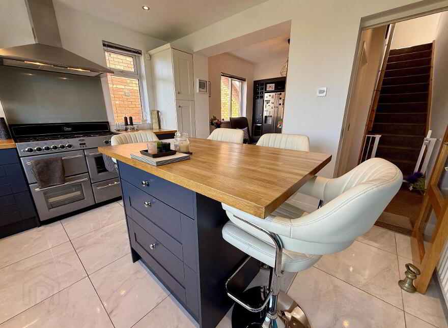 6 Gilnahirk Avenue, Belfast, BT5 7DR