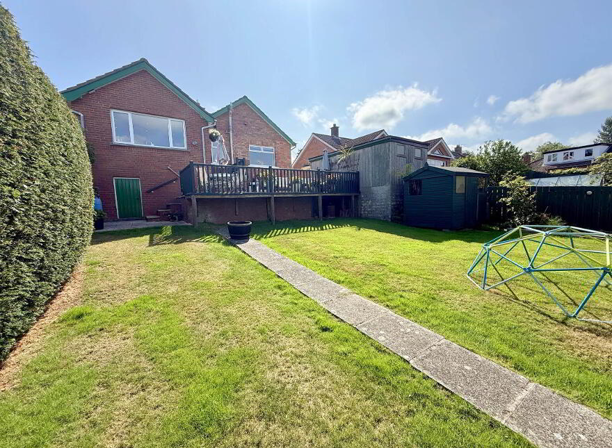 6 Gilnahirk Avenue, Belfast, BT5 7DR