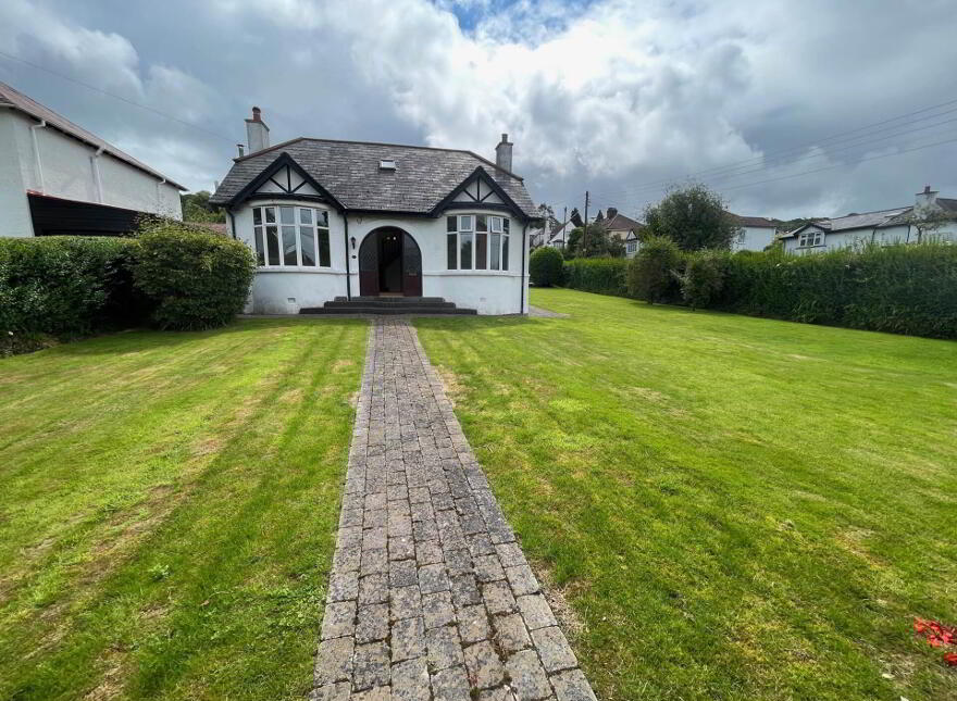 38 Demesne Road, Holywood, BT18 9NB