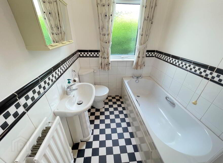 38 Demesne Road, Holywood, BT18 9NB