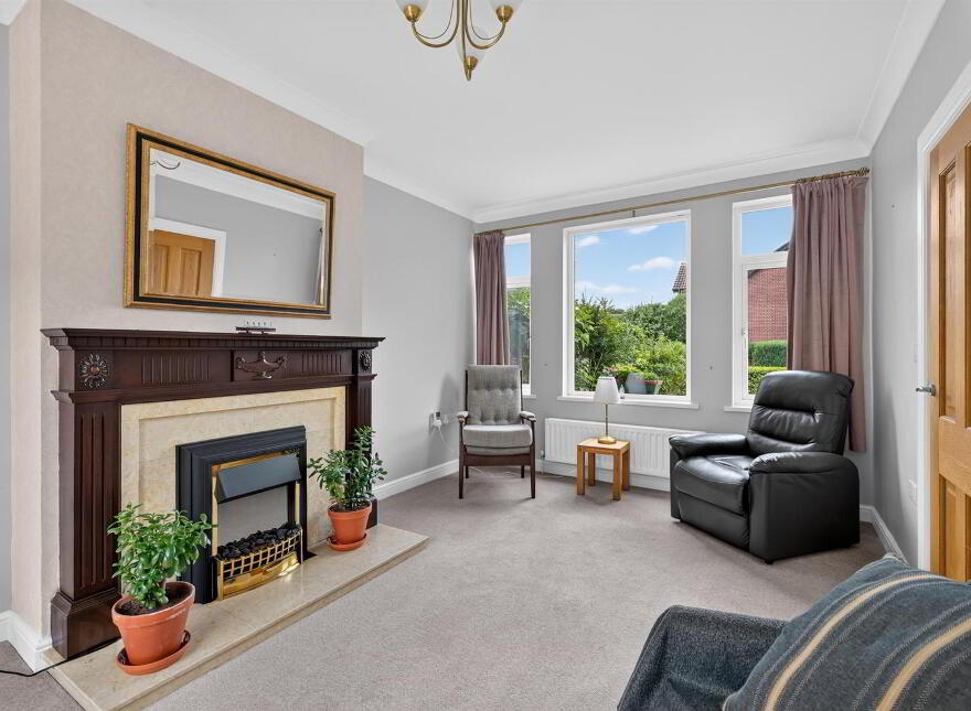 28 Hillside Drive, Belfast, BT9 5EJ