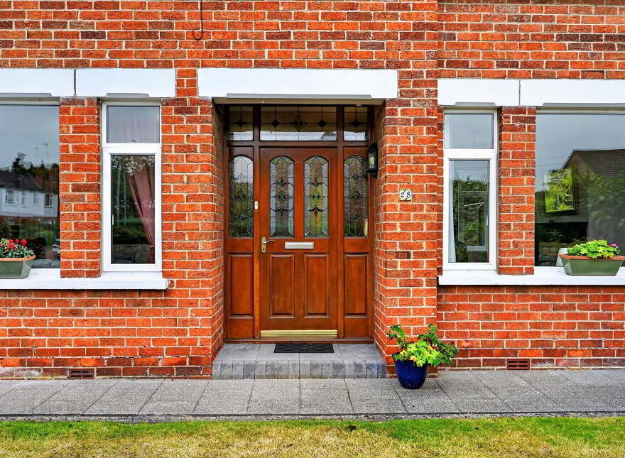 28 Hillside Drive, Belfast, BT9 5EJ