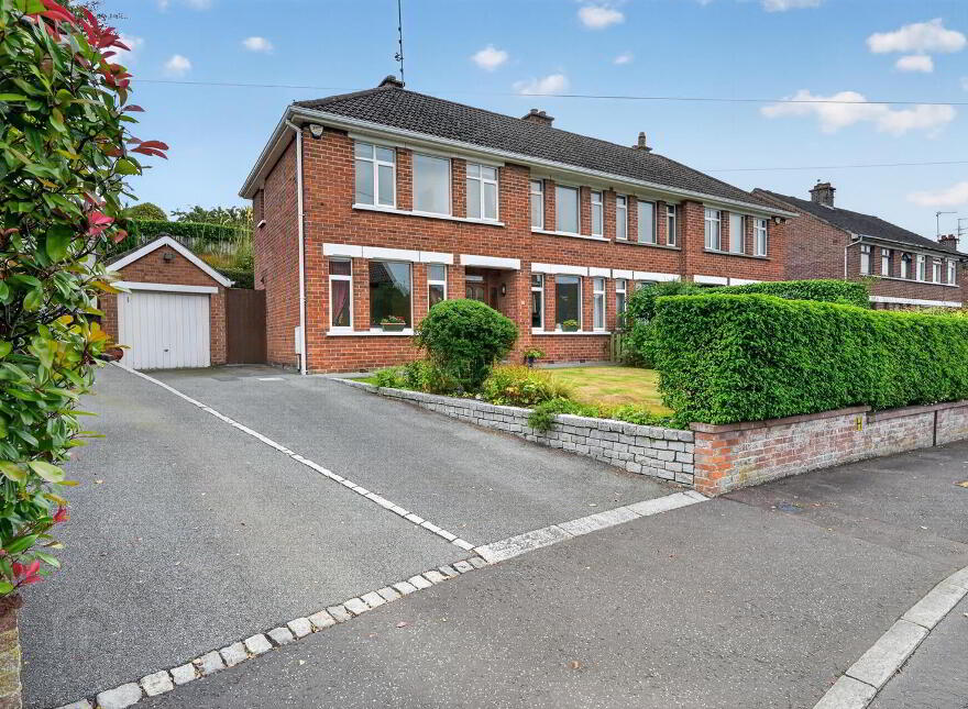 28 Hillside Drive, Belfast, BT9 5EJ