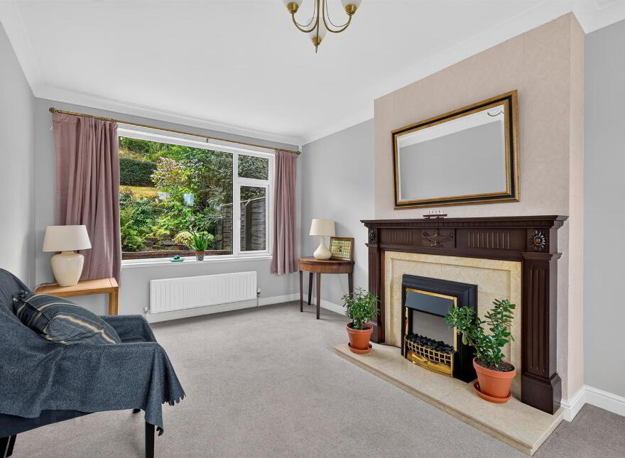 28 Hillside Drive, Belfast, BT9 5EJ