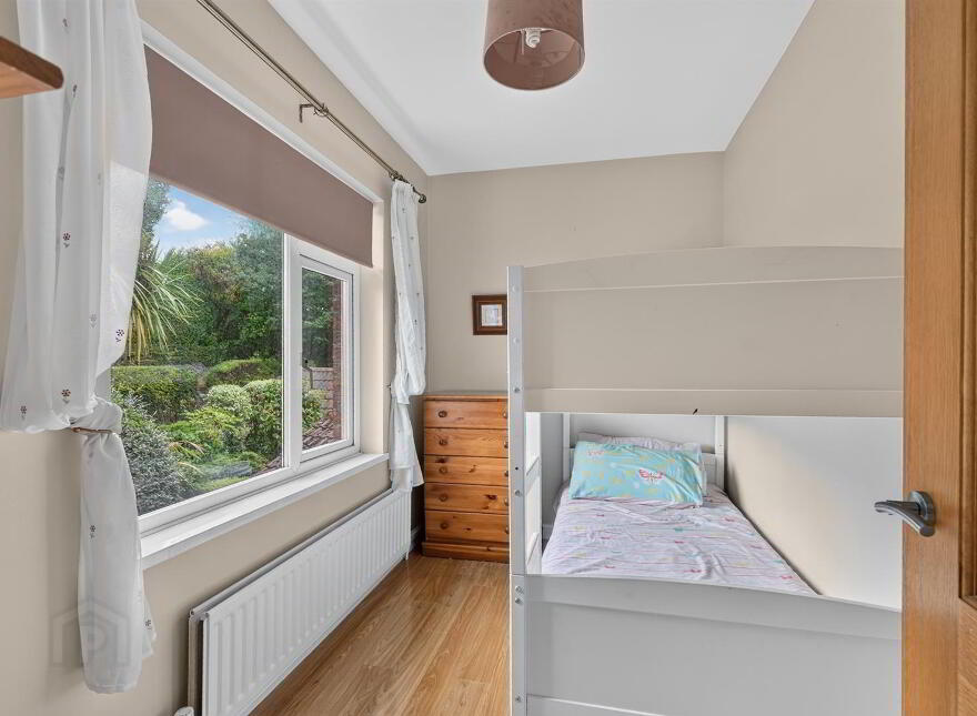 28 Hillside Drive, Belfast, BT9 5EJ