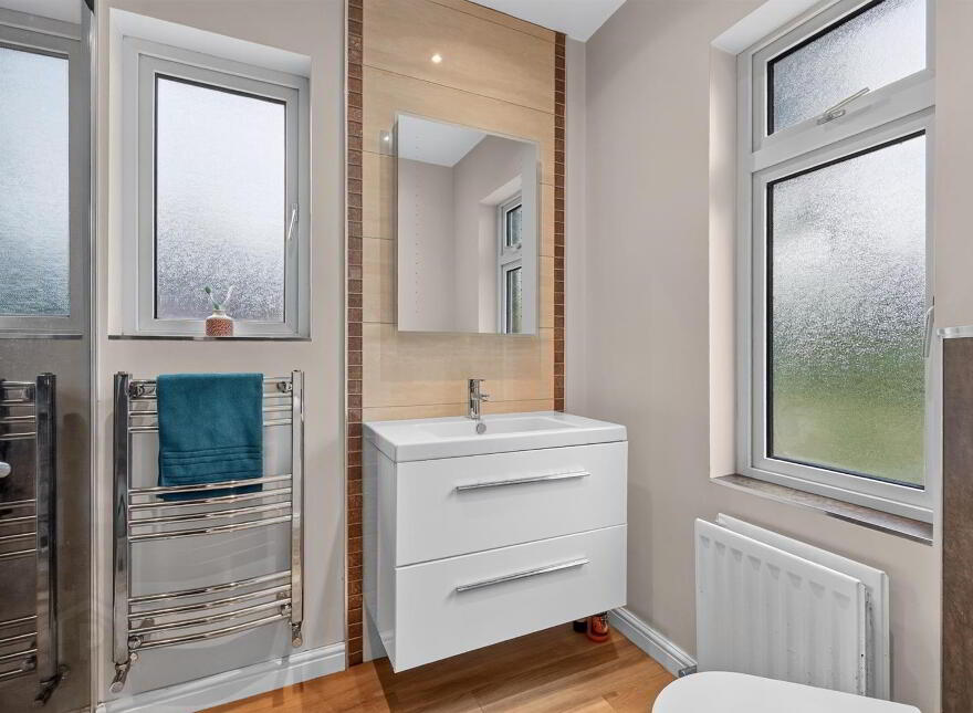 28 Hillside Drive, Belfast, BT9 5EJ