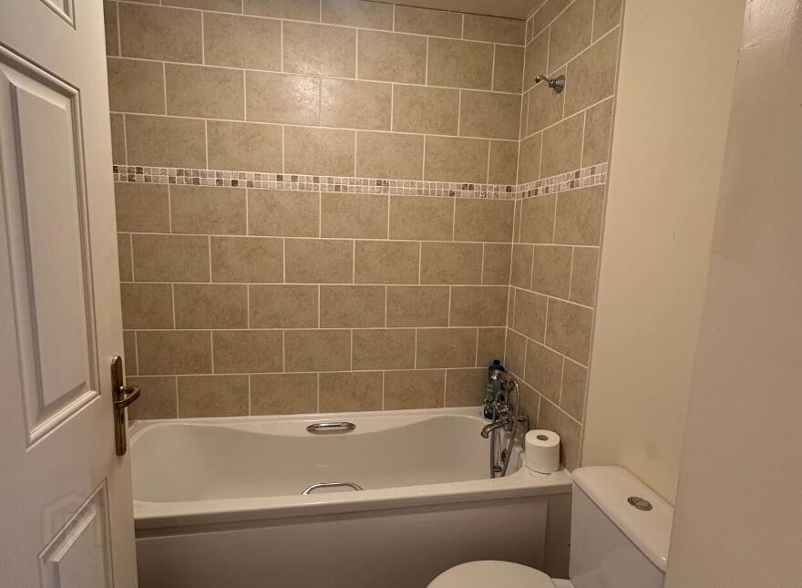 Apartment 4 Kickham Court, Davis Street, E34YW57