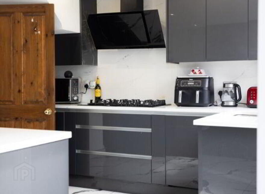 53 Burnside Avenue, Belfast, BT8 6HW