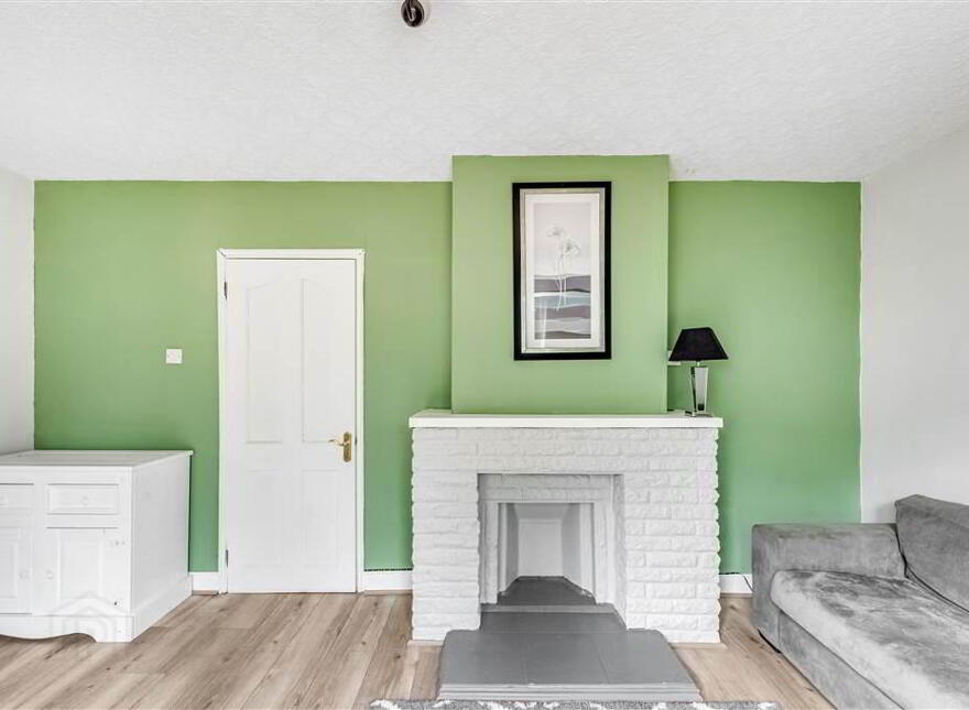 142 Benmore Drive, Belfast, BT10 0EJ