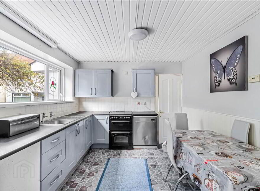 142 Benmore Drive, Belfast, BT10 0EJ