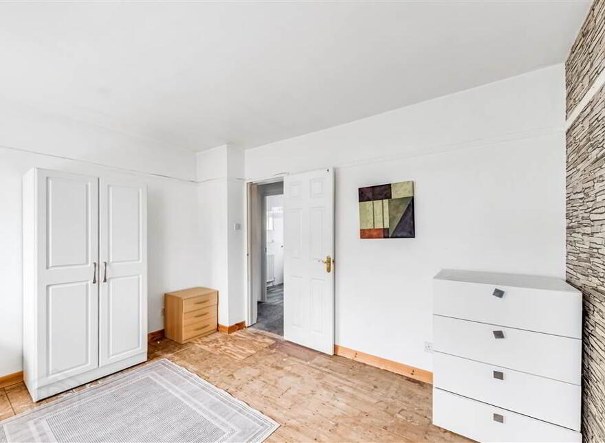 142 Benmore Drive, Belfast, BT10 0EJ