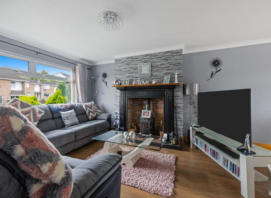 1 Knowes Crescent, Ballynahinch, BT24 8LJ