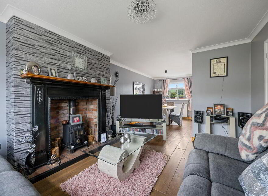 1 Knowes Crescent, Ballynahinch, BT24 8LJ