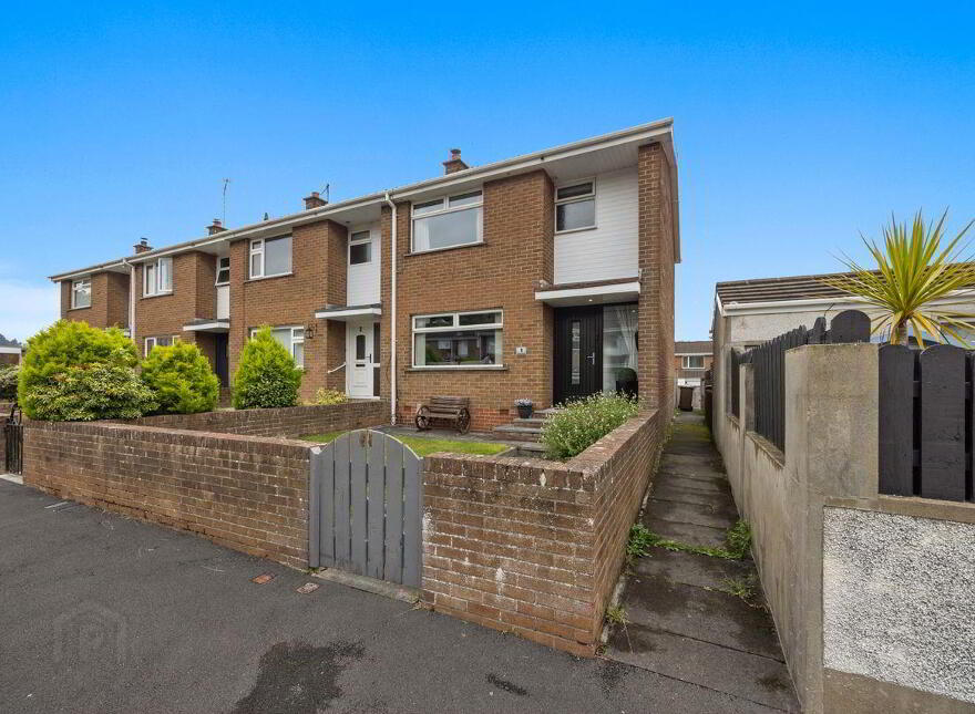 1 Knowes Crescent, Ballynahinch, BT24 8LJ
