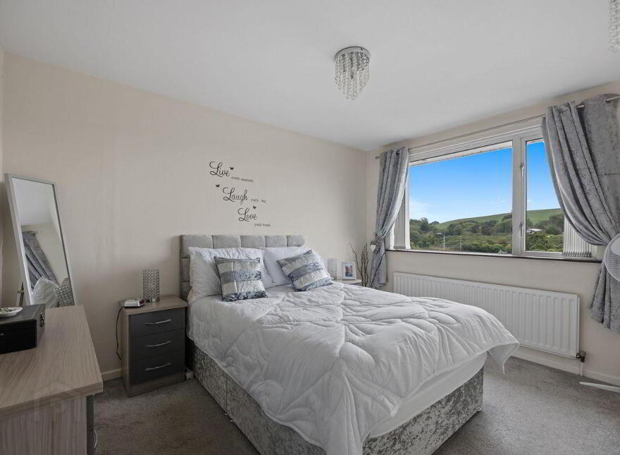 1 Knowes Crescent, Ballynahinch, BT24 8LJ