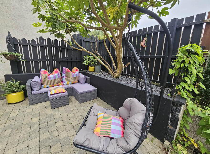 10 Railway View, Lisburn, BT27 4QB
