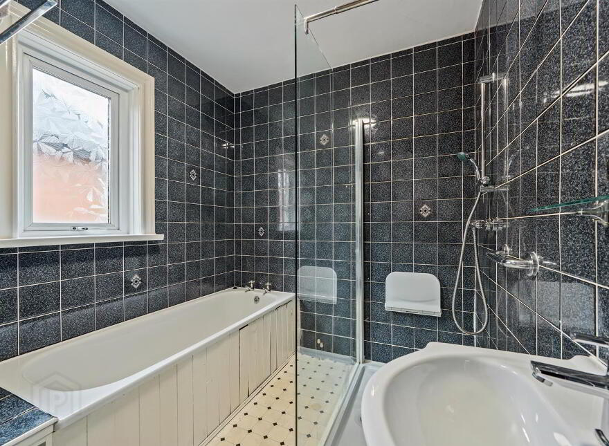 162 Upper Newtownards Road, Belfast, BT4 3EQ