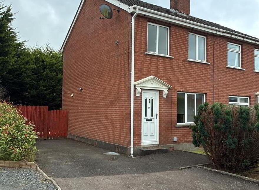 39 Muskett Gardens, Carryduff, Belfast, BT8 8QW