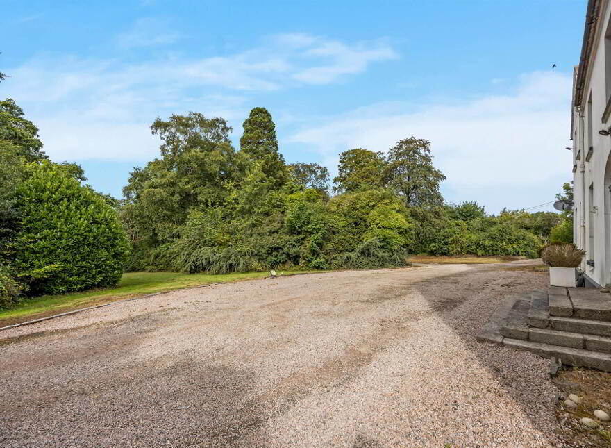 Ballyvally House, 27 Dromore Road, Banbridge, BT32 4EE