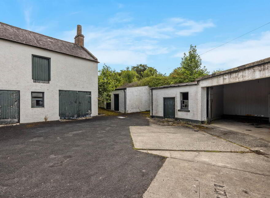 Ballyvally House, 27 Dromore Road, Banbridge, BT32 4EE