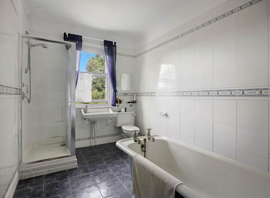 Ballyvally House, 27 Dromore Road, Banbridge, BT32 4EE
