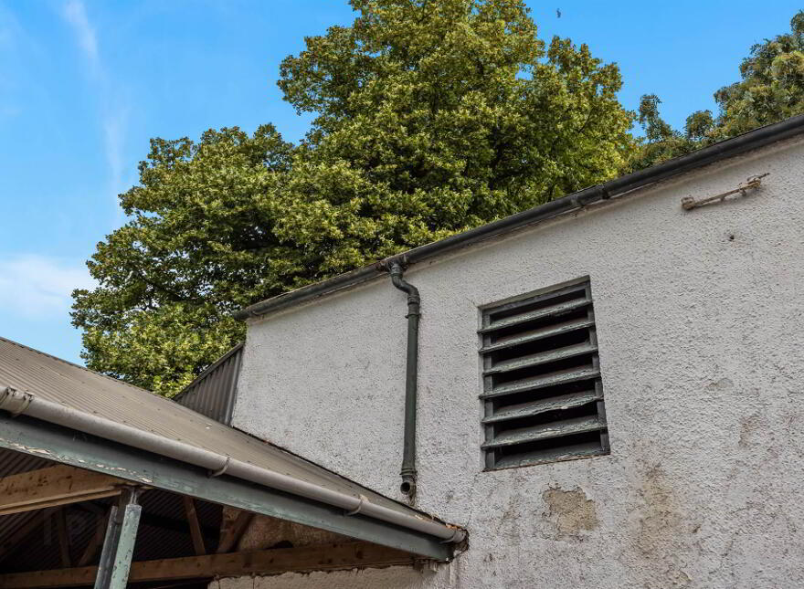 Ballyvally House, 27 Dromore Road, Banbridge, BT32 4EE