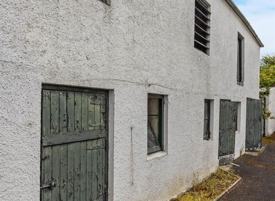 Ballyvally House, 27 Dromore Road, Banbridge, BT32 4EE