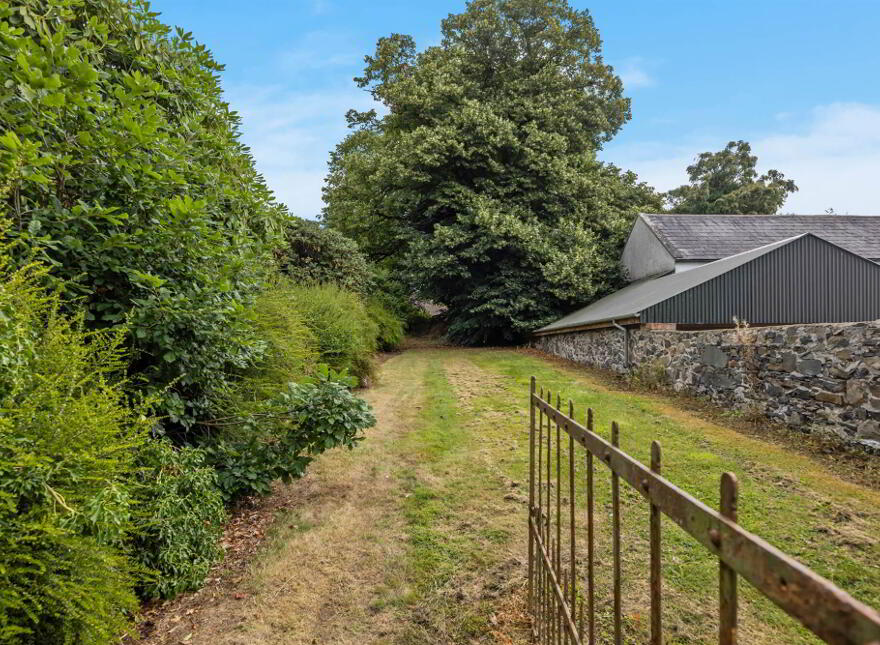 Ballyvally House, 27 Dromore Road, Banbridge, BT32 4EE