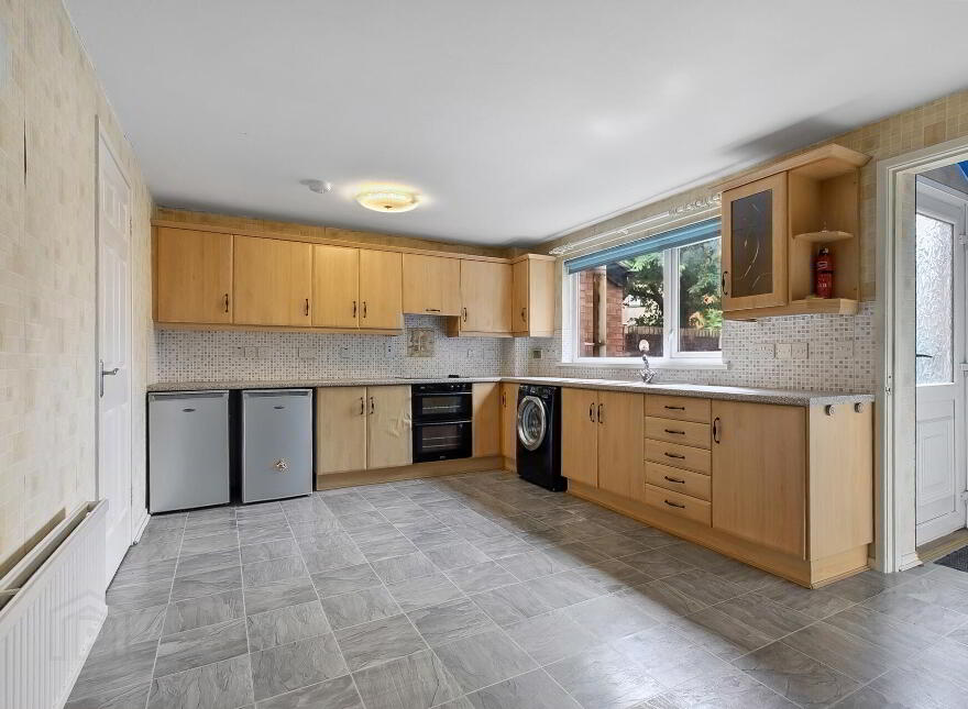 14 Abingdon Drive, Belfast, BT12 5PX