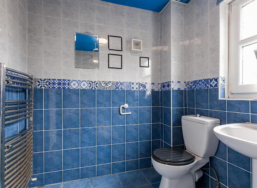 14 Abingdon Drive, Belfast, BT12 5PX
