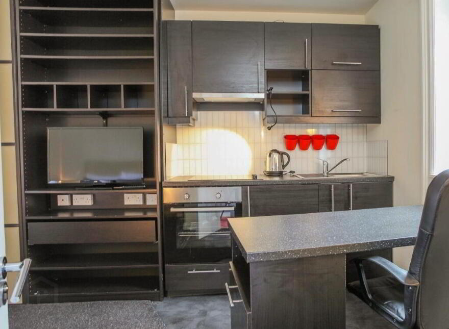 Apt 5, 31 Wellington Park, Belfast, BT9 6DL