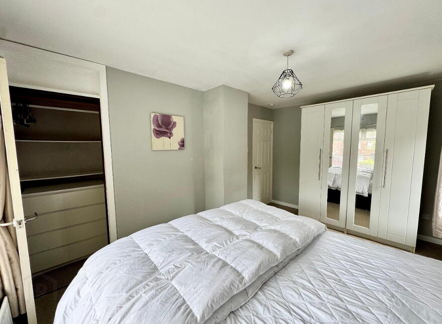 7 Iverna Close, Belfast, BT12 5QQ