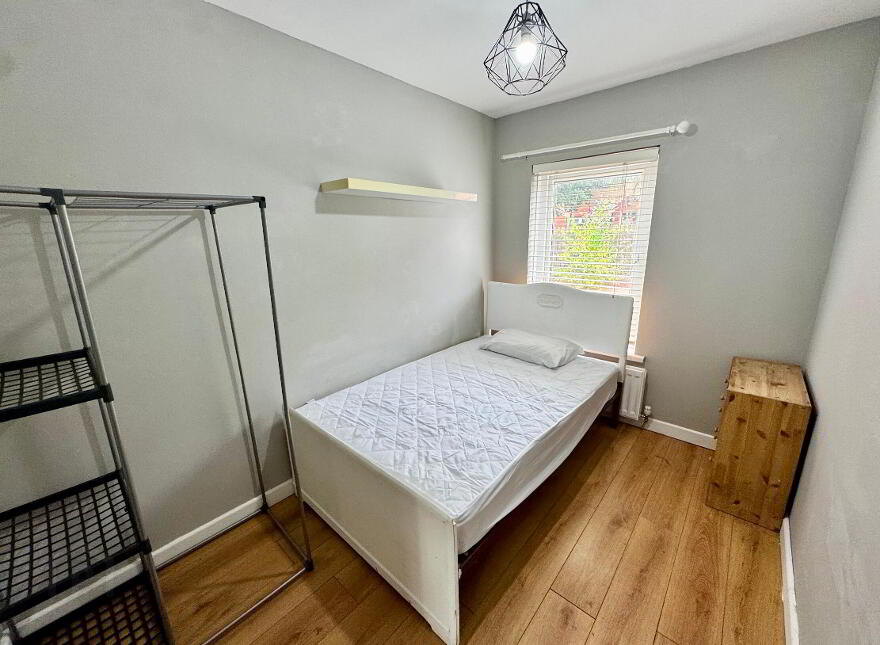 7 Iverna Close, Belfast, BT12 5QQ