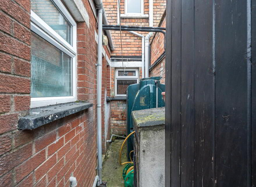 35 Ebor Parade, Tates Avenue, Belfast, BT12 6NS