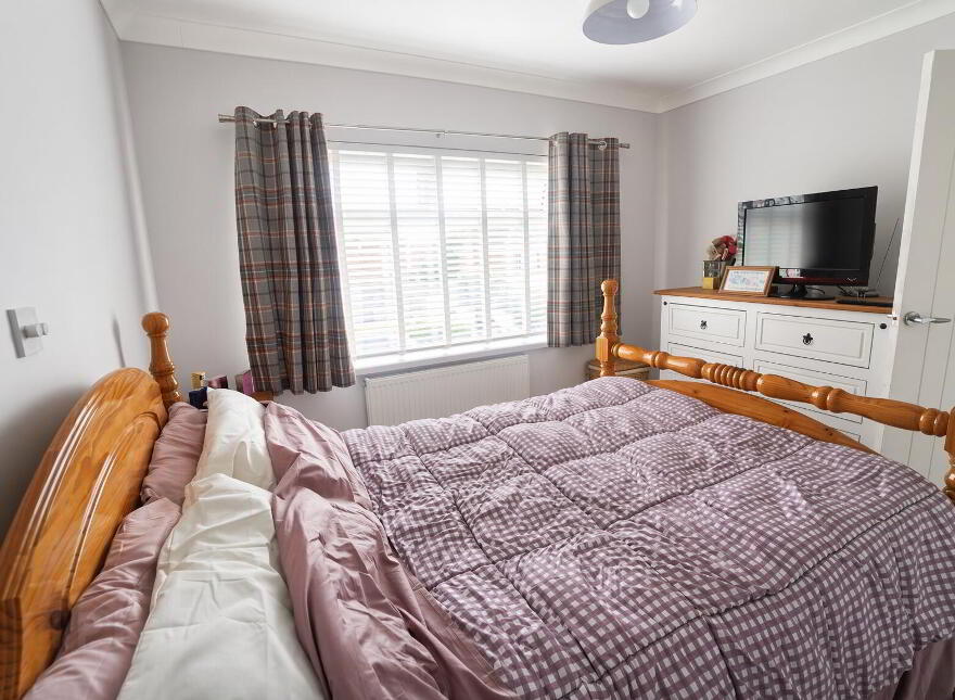 12 Brookeborough Avenue, Carrickfergus, BT38 7LG