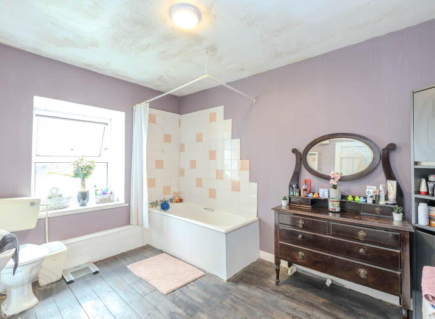 Main Street, Killeshandra, H12E302