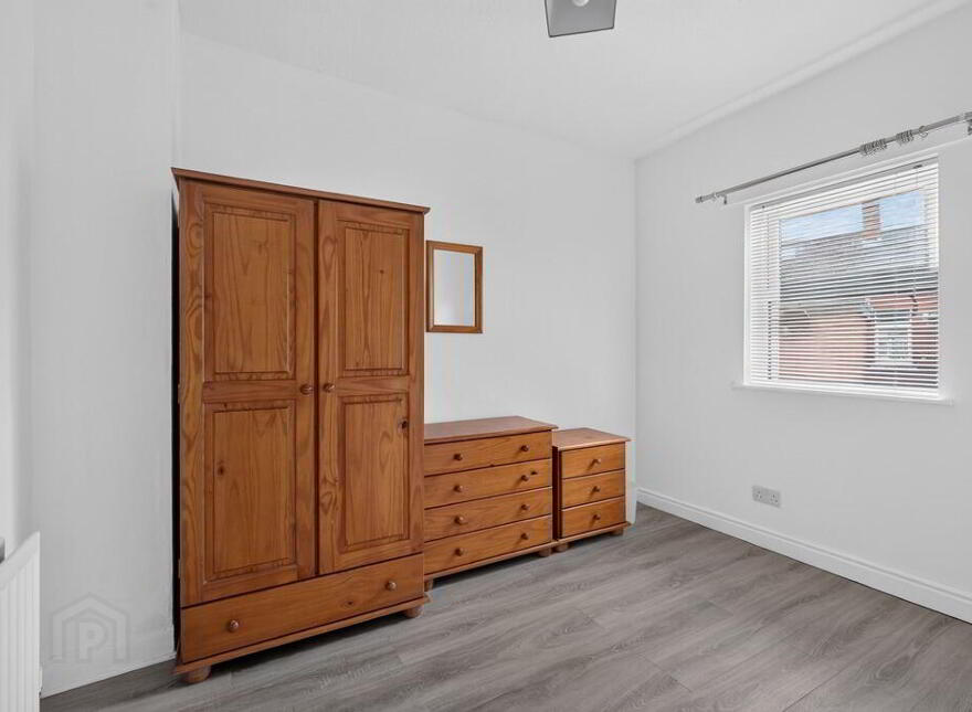17 London Road, Belfast, BT6 8EY