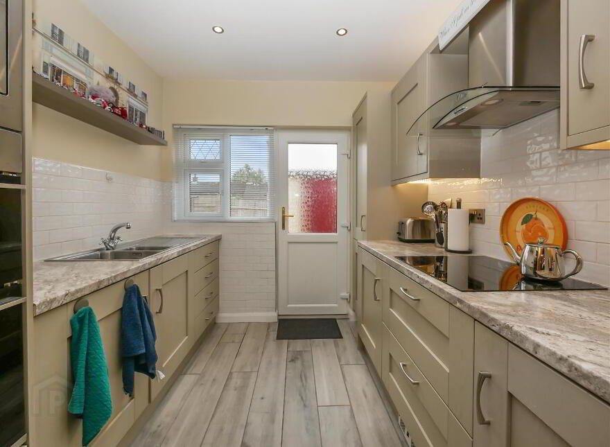 38 Kirkistown Walk, Belvoir Park, Belfast, BT8 7FF